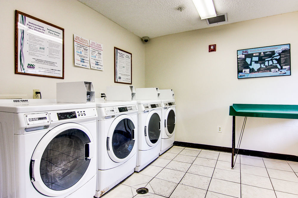 Intown Suites Extended Stay Jacksonville Fl - Baymeadows Екстер'єр фото