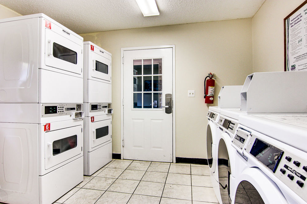 Intown Suites Extended Stay Jacksonville Fl - Baymeadows Екстер'єр фото